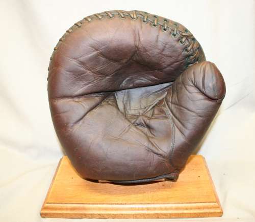 Stuffy McInnis Stall & Dean Front